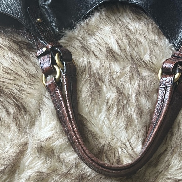 Black Brahmin bag… still in good condition… no rips or tears - Picture 7 of 11